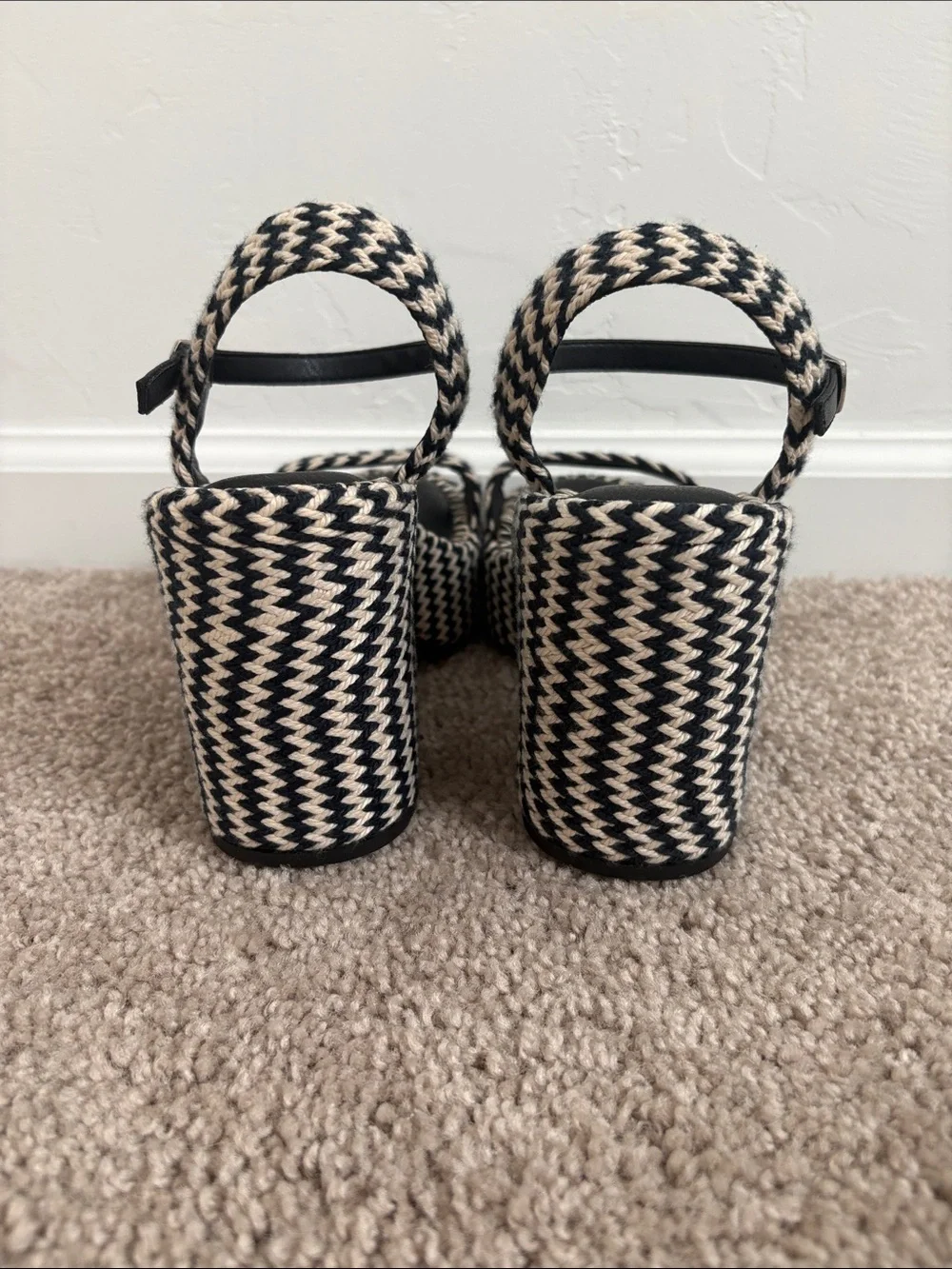 Universal Thread Black and White Woven Platform Sandals